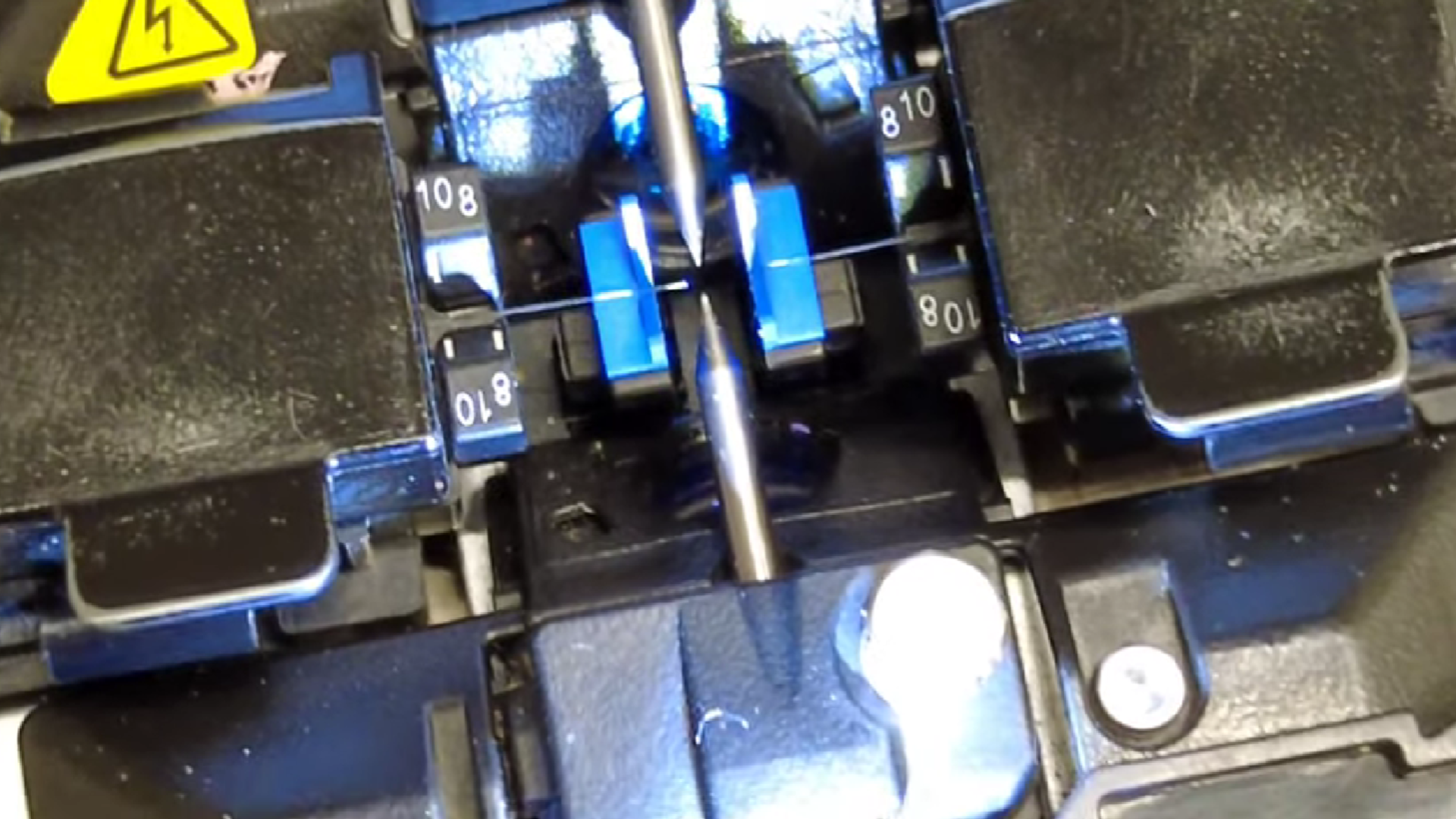 alt How To Splice Fiber Optic Cables(1)
