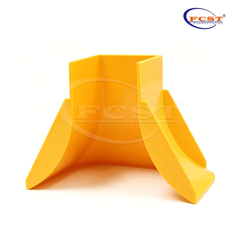 Fiber cable tray for network rooms