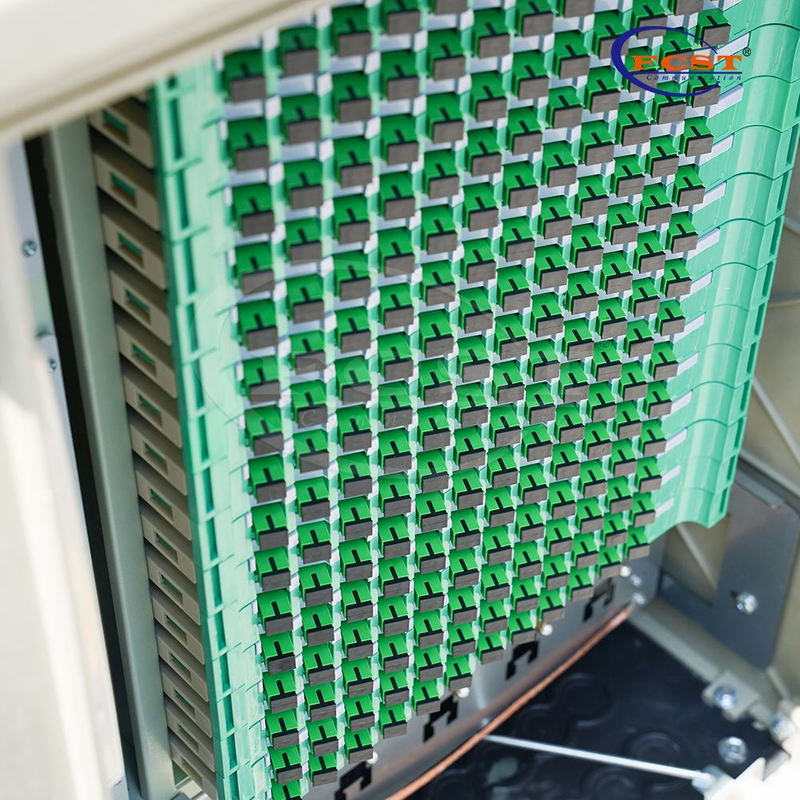 Fiber distribution hub